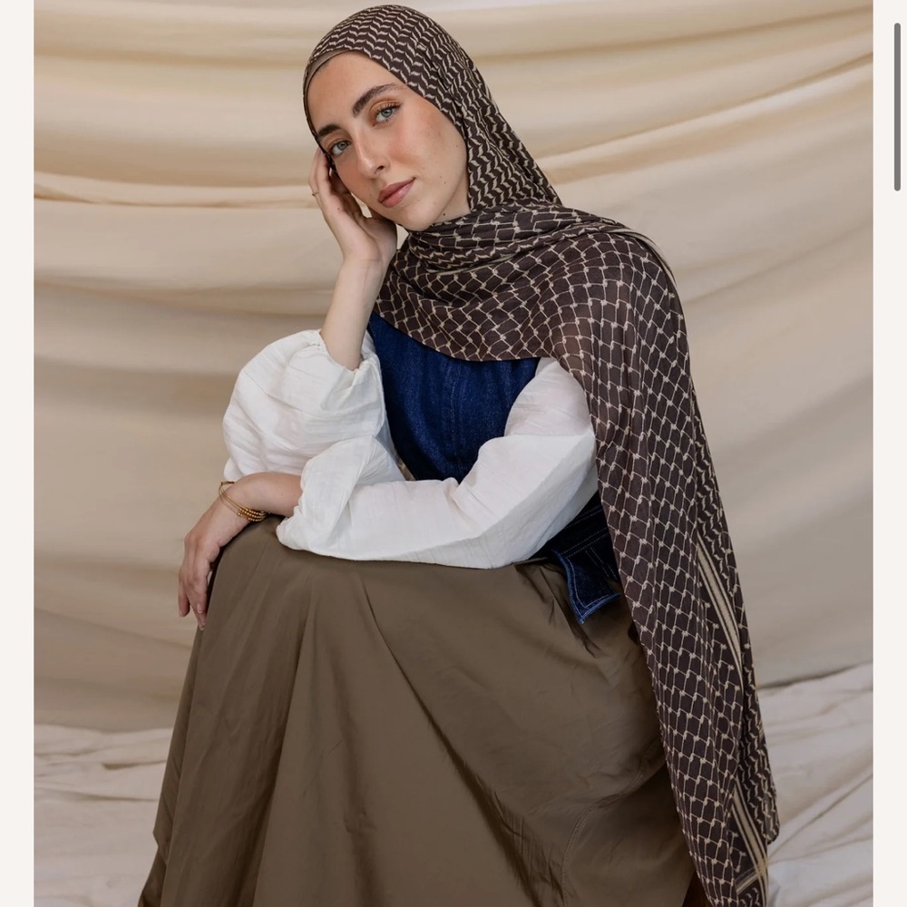 VELA Oak Kuffiyeh